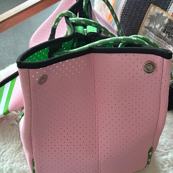Stylish Pink and Green Tote Bag - Picture 4 of 5